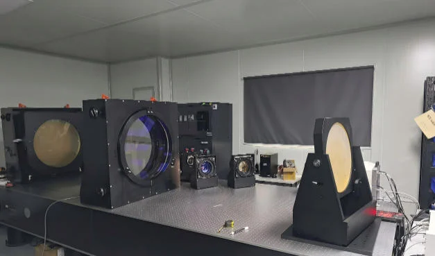 Large aperture lens for semiconductor exposure Metrology